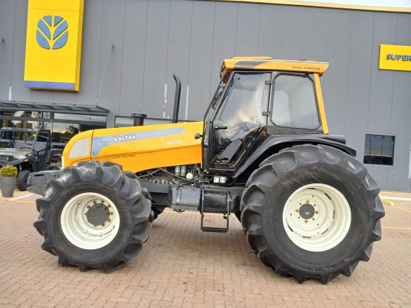 Trator Valtra BH 180 ano 2013