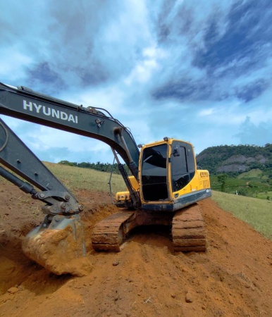 Escavadeira Hyundai R150LC-9 ano 2023