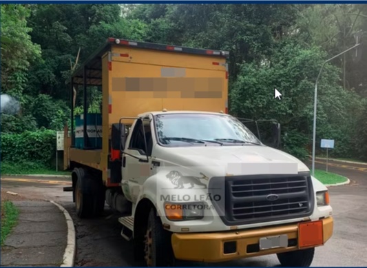 Caminhão Ford F-12000 ano 2005