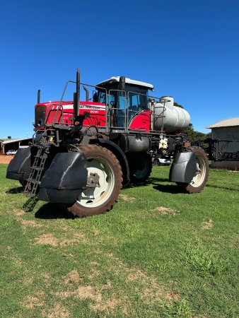 Pulverizador Autopropelido Massey Ferguson MF 9030 ano 2015