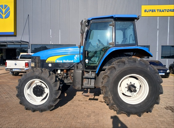 Trator New Holland TM 7010 ano 2008