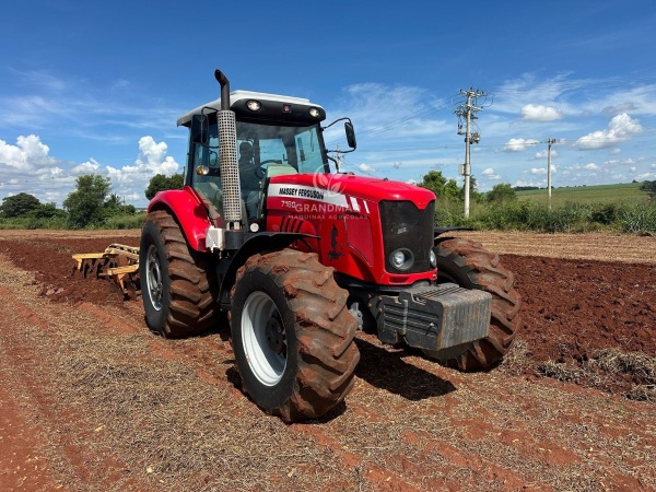 Trator Massey Ferguson MF 7180 ano 2013