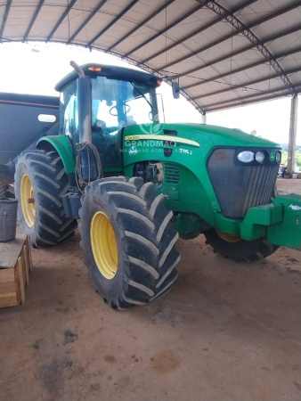 Trator John Deere 7195J ano 2014