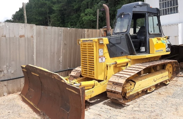 Trator de Esteira Komatsu D41E ano 2006