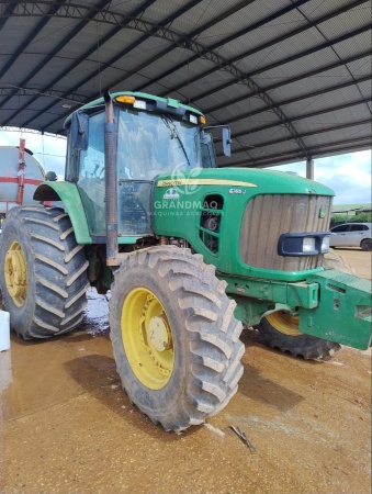 Trator John Deere 6165J ano 2012