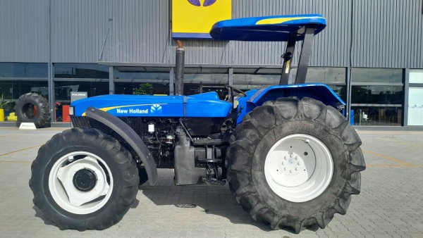 Trator New Holland 7630 ano 2016