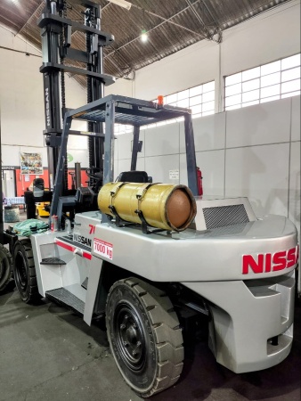Empilhadeira Nissan JF05H70PU ano 2010