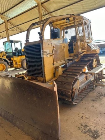 Trator de Esteira Caterpillar D6N ano 2004