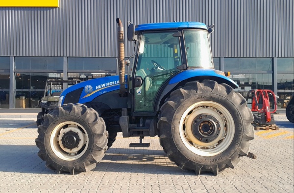 Trator New Holland TL 95 E ano 2016