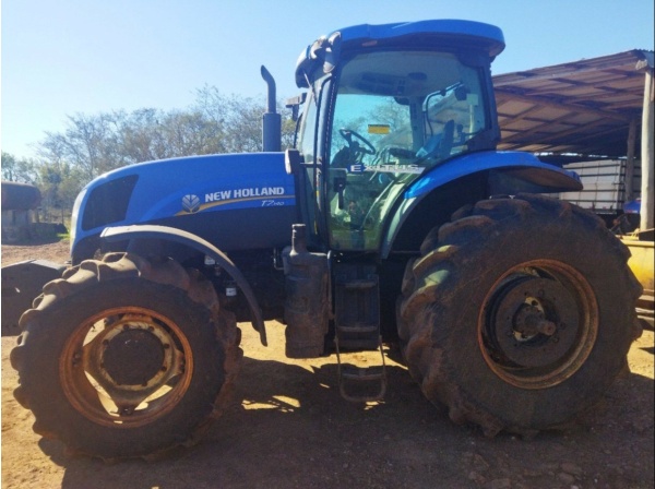 Trator New Holland T7.140 ano 2014
