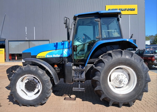Trator New Holland TM 7010 ano 2009 - TM 7010 - Máquinas Agrícolas