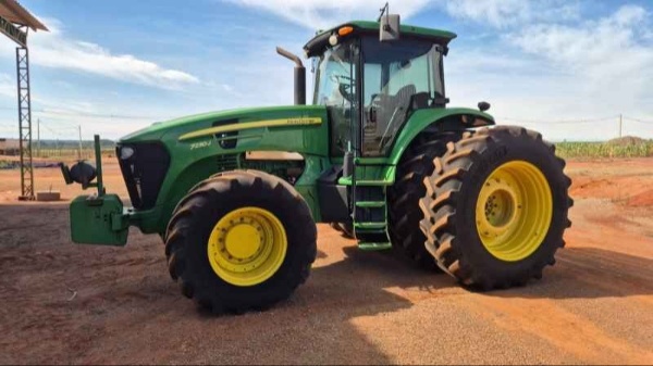 Trator John Deere 7230 J ano 2017