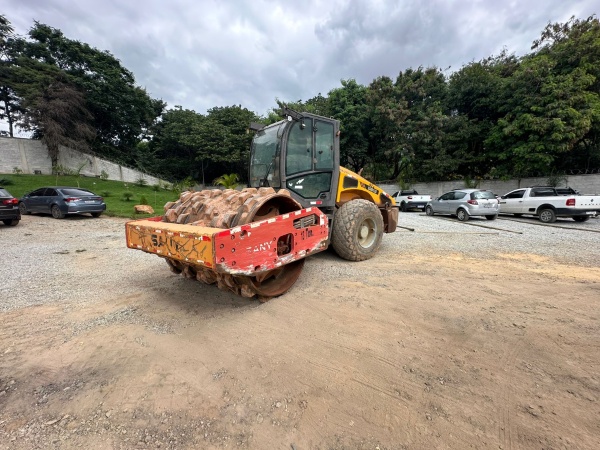 Rolo Compactador SANY SSR120 ano 2011