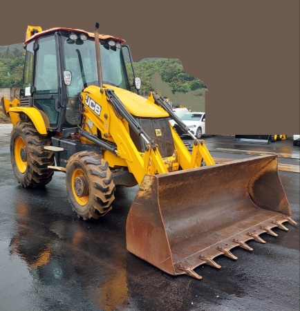 Retroescavadeira JCB 3CX ano 2020