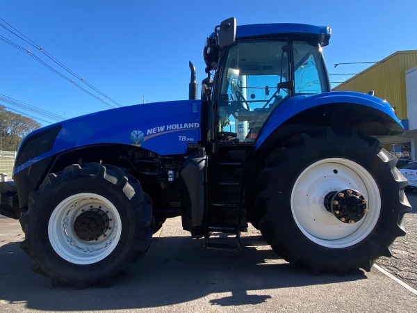 Trator New Holland T8.295 ano 2013
