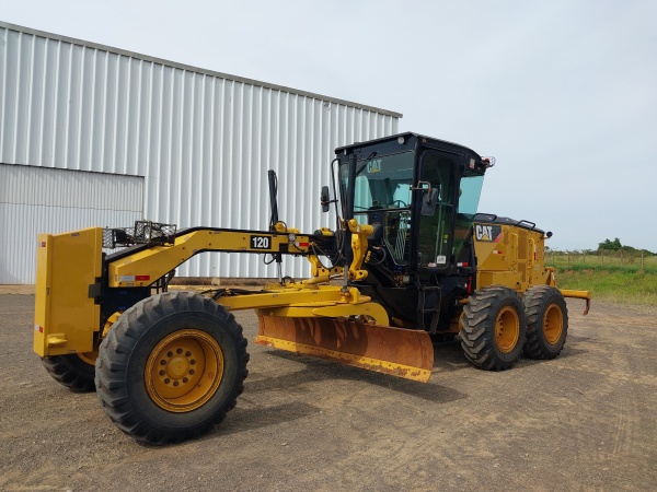 Motoniveladora Caterpillar 120 ano 2019