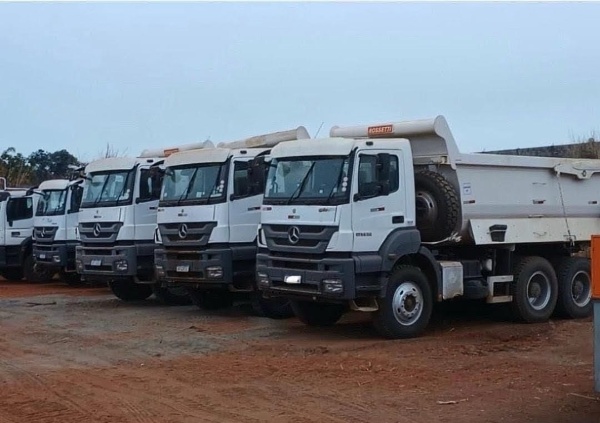 Caminhão Mercedes Benz Axor 4144 K ano 2020 - Axor 4144 K - Caminhões e Carretas