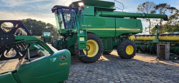 Colheitadeira John Deere STS 9770 ano 2013