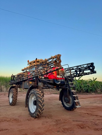 Pulverizador Autopropelido Massey Ferguson MF 8225 ano 2023