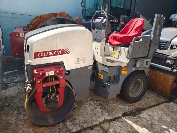 Rolo Compactador Dynapac CC1300 ano 2025