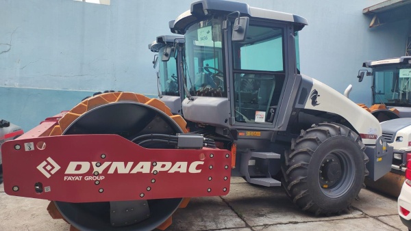 Rolo Compactador Dynapac CA25 ano 2024