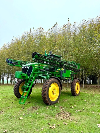 Pulverizador Autopropelido John Deere M4030 ano 2023