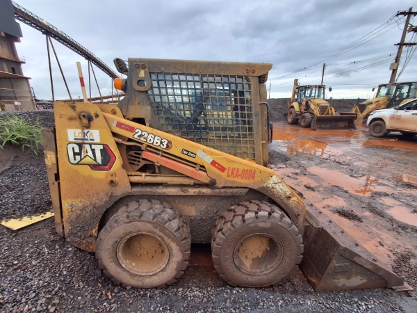 Mini Carregadeira Caterpillar 226B ano 2020