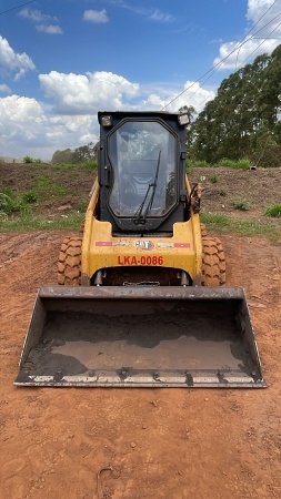 Mini Carregadeira Caterpillar 226B ano 2020