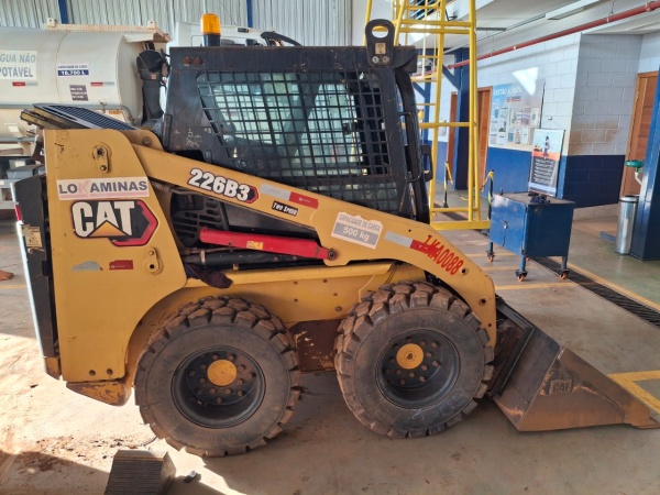 Mini Carregadeira Caterpillar 226B ano 2020