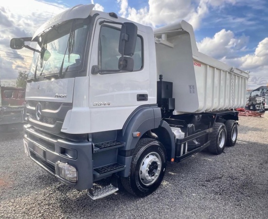 Caminhão Mercedes Benz Axor 3344 ano 2018 - Axor 3344 - Caminhões e Carretas
