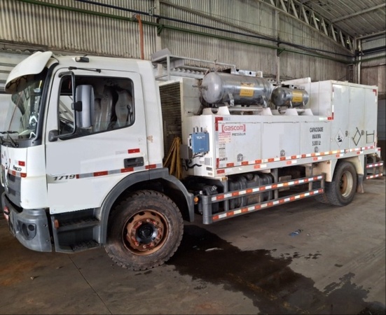 Caminhão Mercedes Benz Atego 1719 ano 2019