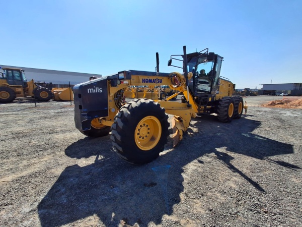 Motoniveladora Komatsu GD655-5 ano 2024