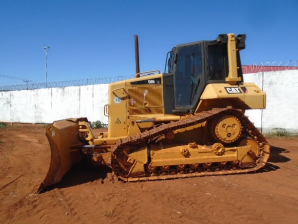 Trator de Esteira Caterpillar D6N XL