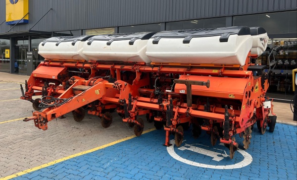 Plantadeira Kuhn PG1300 ano 2014