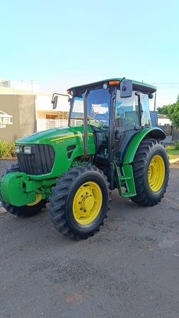 Trator John Deere 5078 E ano 2017