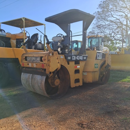 Rolo Compactador Caterpillar CB434D