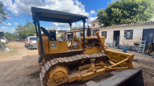Trator de Esteira Caterpillar D4D ano 1979