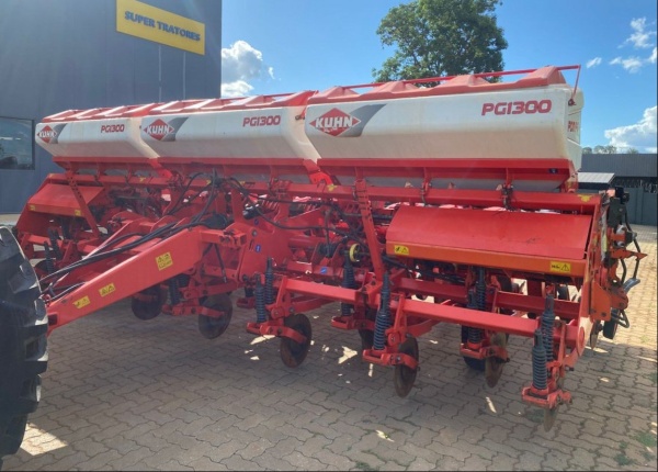 Plantadeira Kuhn PG1300 ano 2012