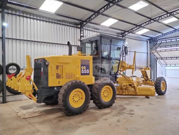 Motoniveladora Komatsu GD555 ano 2011