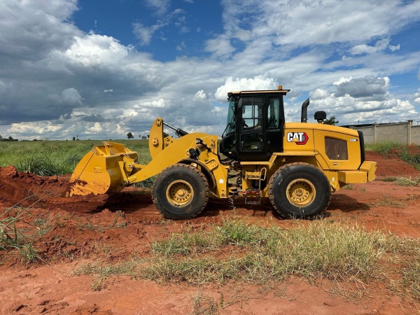 Pá Carregadeira Caterpillar 938K ano 2021