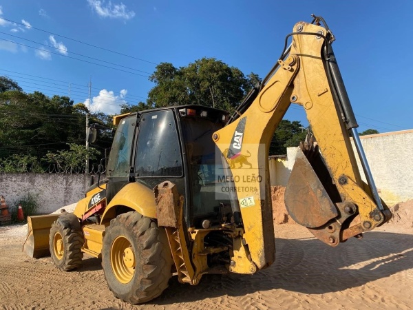 Retroescavadeira Caterpillar 416 E ano 2014