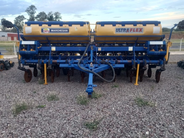 Plantadeira Tatu Marchesan Ultraflex ano 2020