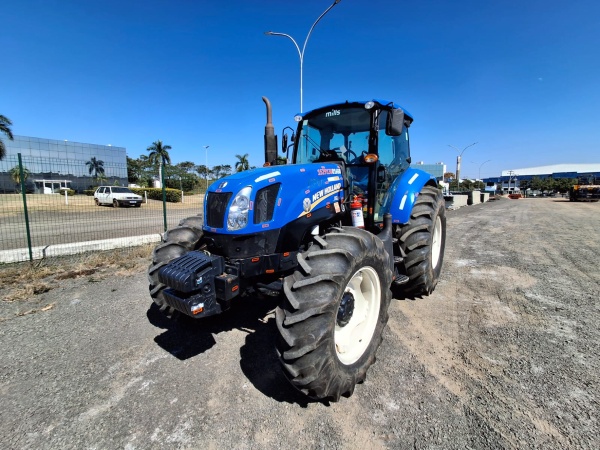 Trator New Holland T6.130 ano 2023 - T6.130 - Máquinas Agrícolas