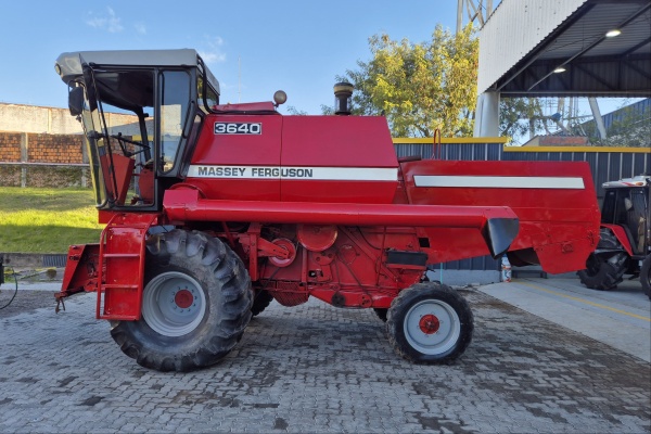 Colheitadeira Massey Ferguson MF 3640 ano 1985