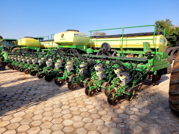 Plantadeira John Deere Ccs 2130 ano 2015