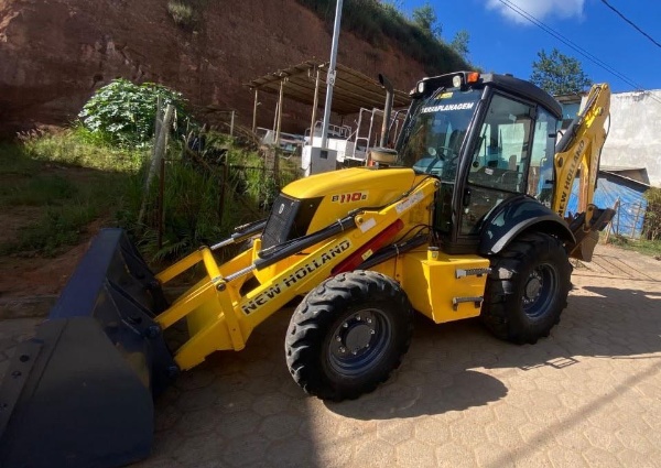 Retroescavadeira New Holland B110B ano 2021