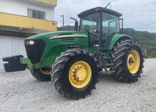 Trator John Deere 7715 ano 2011 - 7715 - Máquinas Agrícolas
