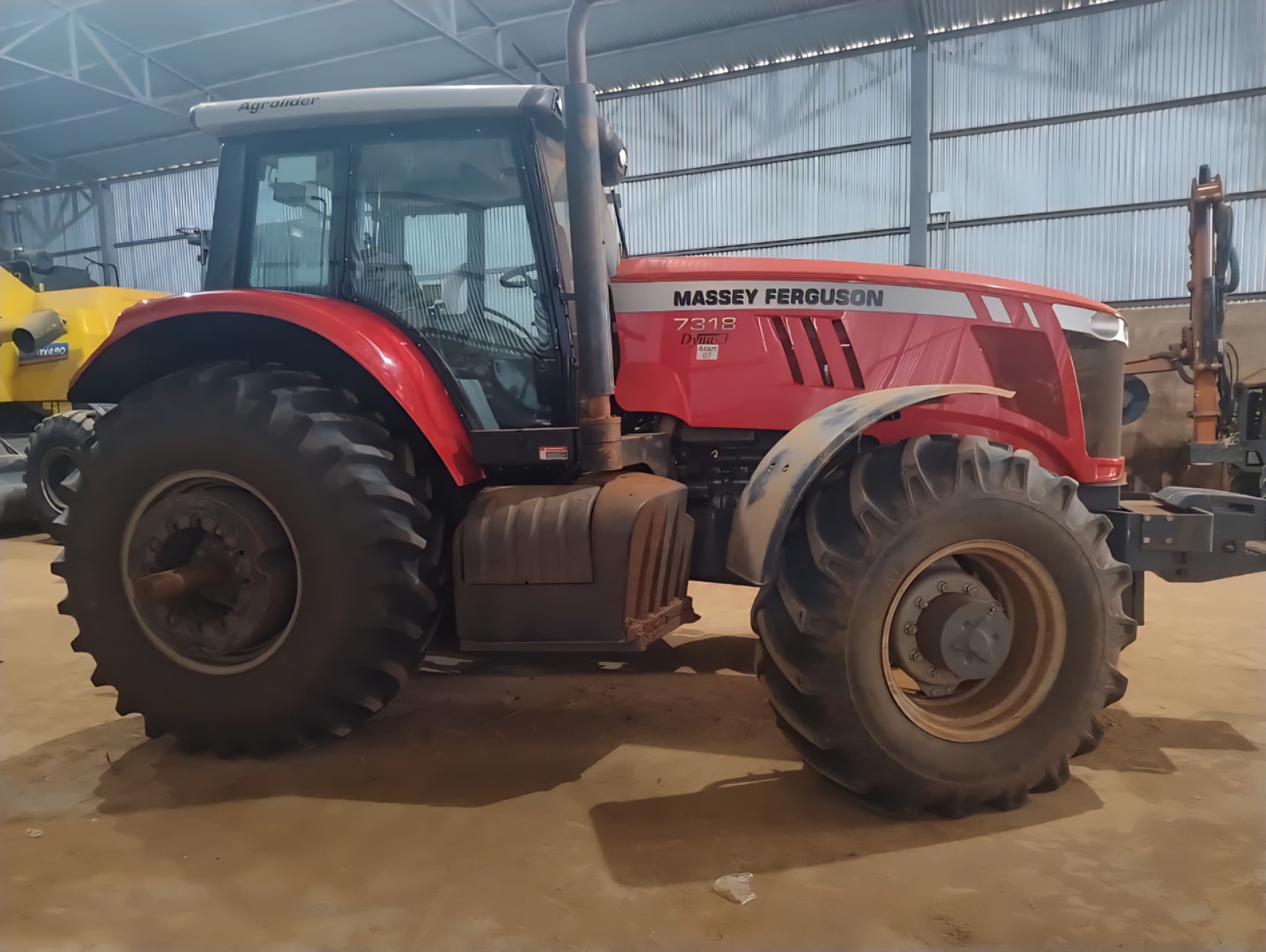 Trator Massey Ferguson MF 7318 ano 2022