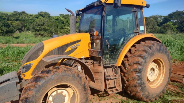Trator Valtra A114 ano 2022