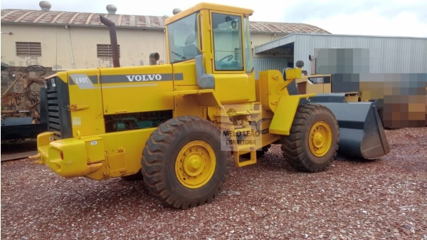 Pá Carregadeira Volvo L 90C ano 2002